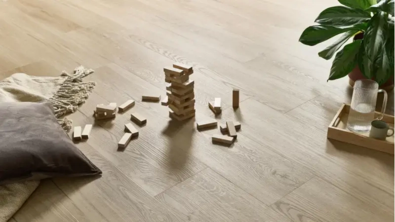 Cicha podłoga – jak zmniejszyć odgłos stukania podczas 