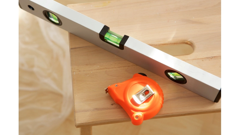 Wyrównywanie podłogi pod panele bez wylewki - Poradnik - 1