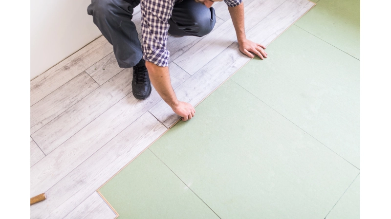 Wyrównywanie podłogi pod panele bez wylewki - Poradnik - 2