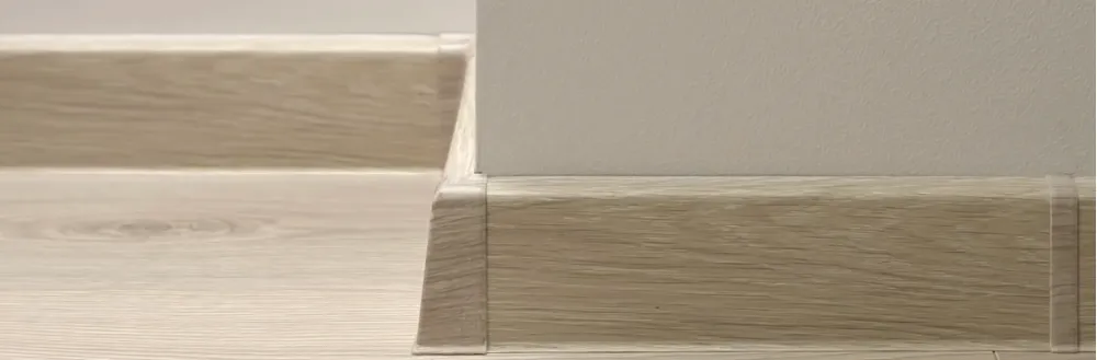 narożnik wewnętrzy, narożnik zewnętrzny i łącznik listwy indo z PCV