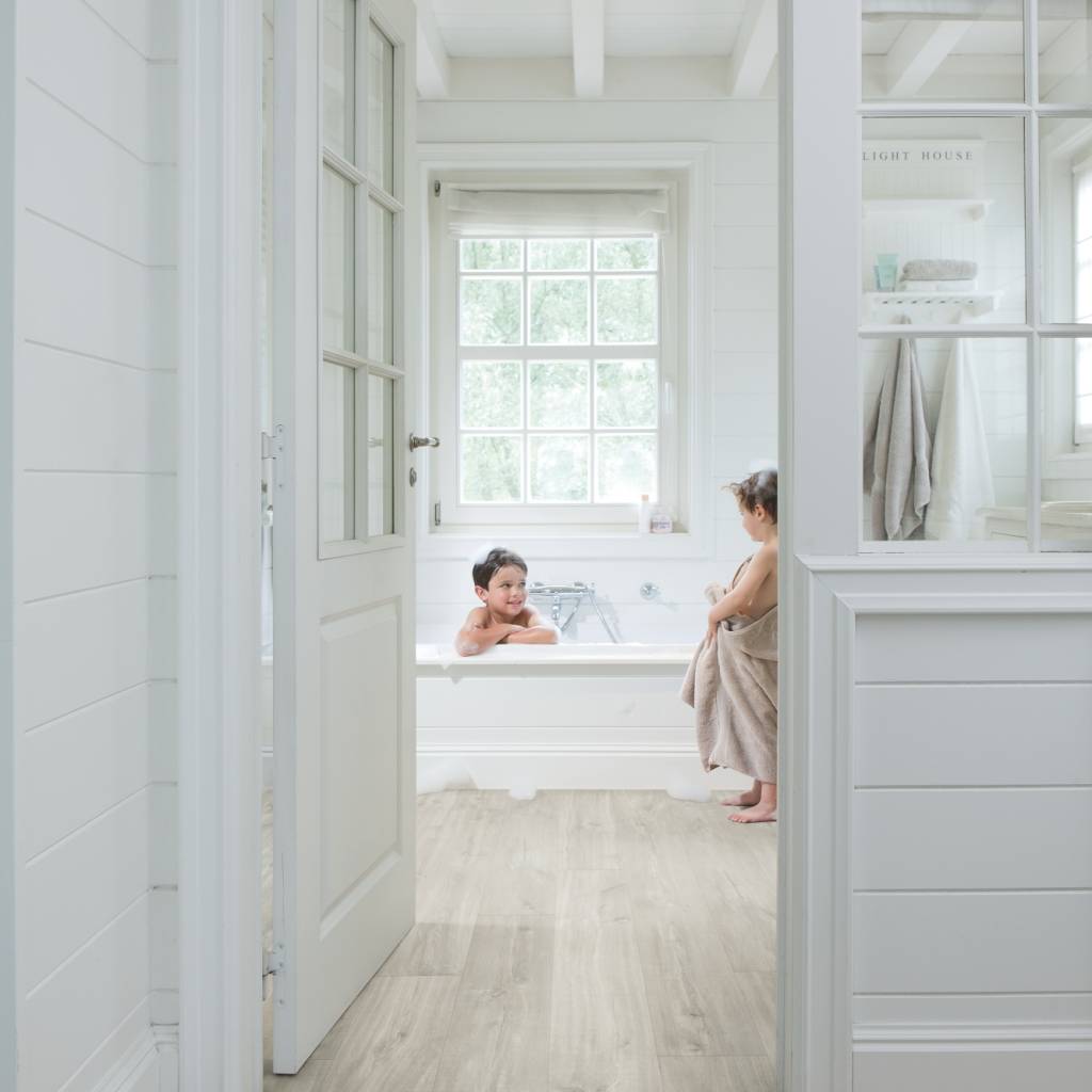 Panele Winylowe LVT Dąb Canyon Szary ze śladami cięcia piłą BACL40030 Klasa 32 5 mm