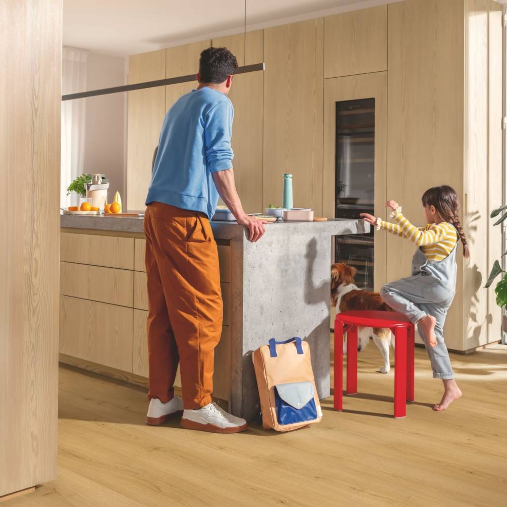 Panele winylowe SPC LVT z podkładem Dąb Szczotkowany Miodowy Klasa 33 6 mm, AVMPU40318
