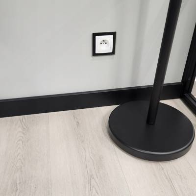 Listwa przypodłogowa PS Bravo 80 mm Czarna 207, BR81U3