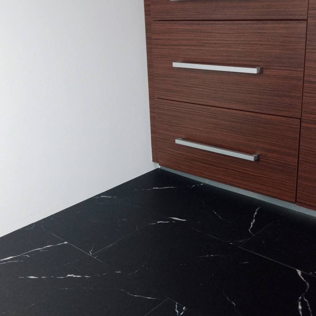 Panele Winylowe Samoprzylepne Marmur Czarny Calacat FC23073-1 Klasa 22 1.8 mm