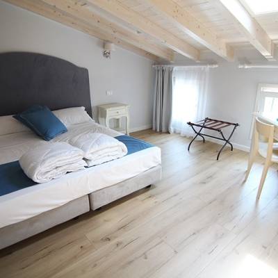 Panele podłogowe Dąb Senese Natural 250 AC4 8 mm, 8031582194476