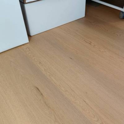 Panele winylowe SPC ze zintegrowanym podkładem Dąb Ciepły 98001-2 Klasa 33 5.5 mm
