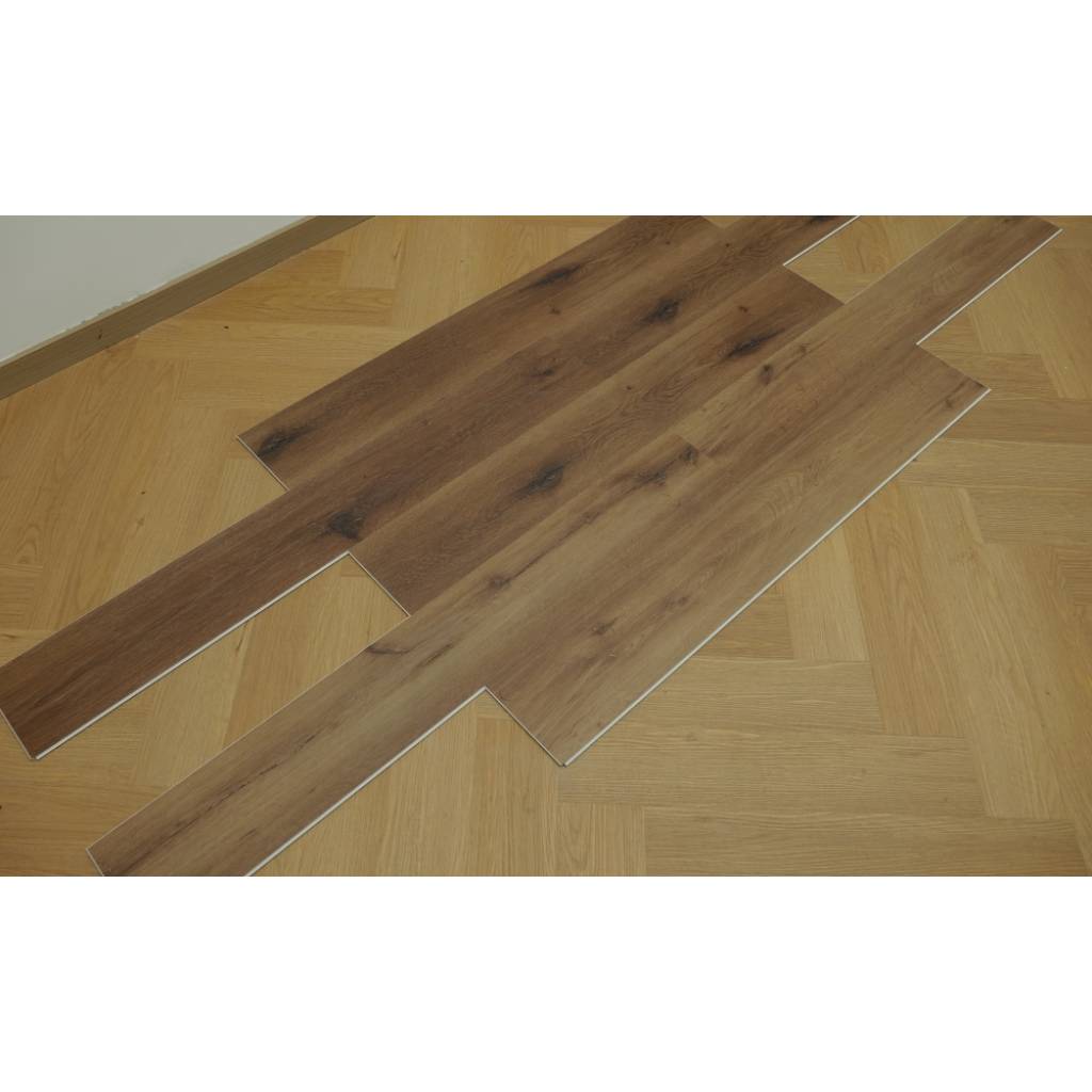 Panele winylowe SPC ze zintegrowanym podkładem Delux PAN000366 Klasa 34 6 mm