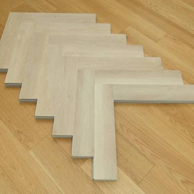 Panele winylowe SPC ze zintegrowanym podkładem Jodełka Grace PAN000383 Klasa 34 7 mm